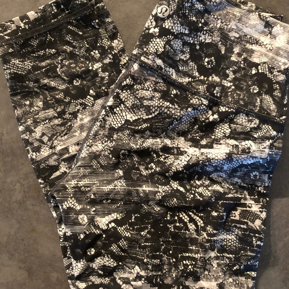 Lululemon size 6 women’s leggings